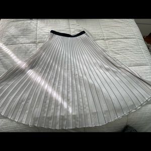 Banana Republic White Pleated Midi Skirt